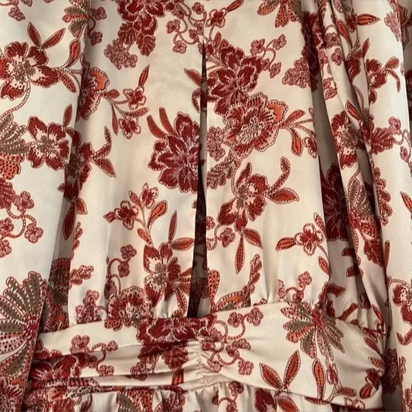 Misa Los Angeles Kara dress in falling floral satin XS - Picture 8 of 8